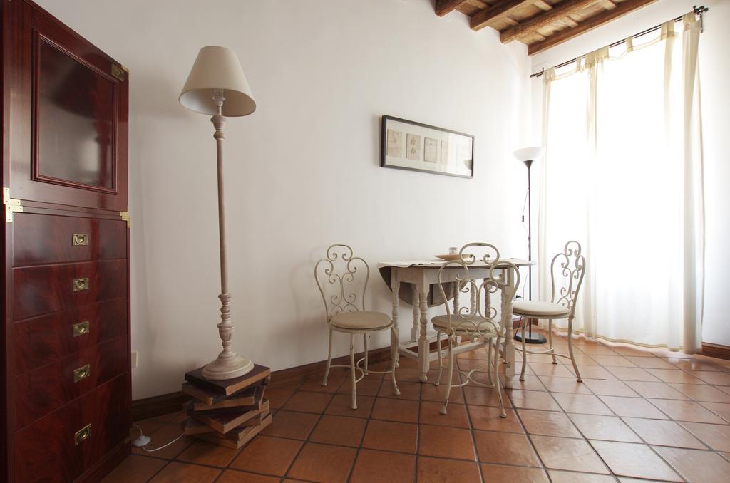 Vacanze Romane Centro Storico Trastevere Apartment Стая снимка