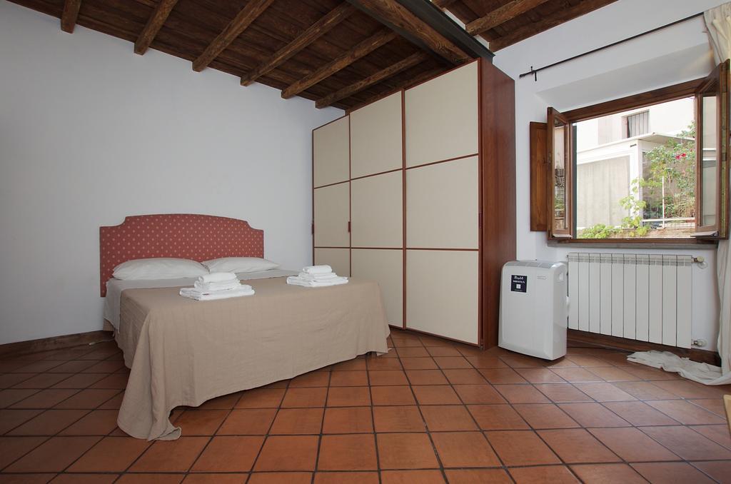 Vacanze Romane Centro Storico Trastevere Apartment Стая снимка